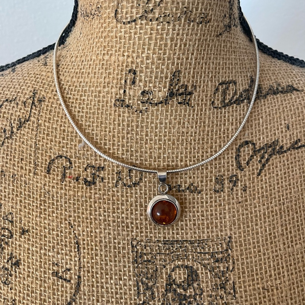 Vintage 925 Amber Pendent on a Silver Cord Chain in Solid Silver